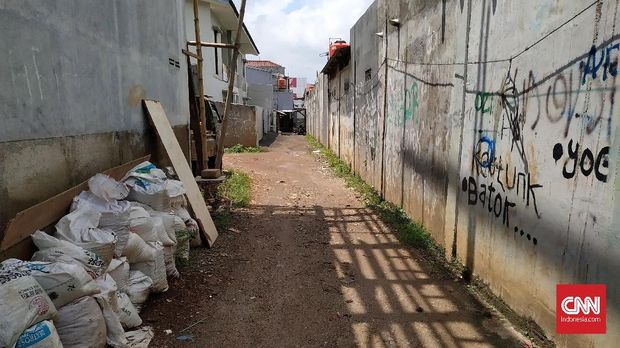 Kondisi Jalan Haji Kenkemi, Rawa Bacang, Pondok Melati, Bekasi, yang nama jalannya mirip dengan alamat yang tercantum di halaman tabloid itu, yakni Jalan Haji Kerenkemi, Rawa Bacang, Jatirahayu, Pondok Melati, Bekasi.
