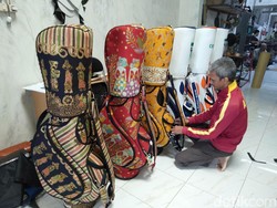 Lucunya Tas Golf Bermotif Batik Kreasi Warga Sidoarjo