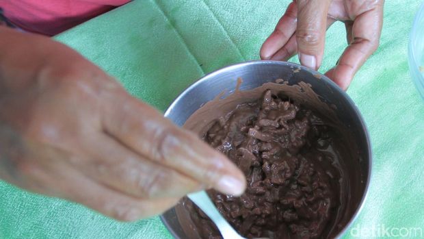 Proses pembuatan Cokelat Tempe Edun