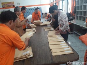 Baru Tiba di Sleman, Ribuan Tabloid Indonesia Barokah Ditahan Kantor Pos Baru Tiba di Sleman, Ribuan Tabloid Indonesia Barokah Ditahan Kantor Pos