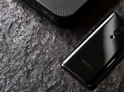 Minat Ponsel Zero Lubang dan Tombol? Ini Harganya