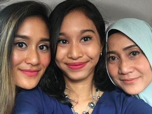 Awet Muda! Meidiana Hutomu dan Dua Putrinya yang Cantik