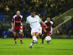 Mario Jardel menjadi sensasi setelah mengemas 42 gol untuk Sporting di Liga Portugal 2001/02. Namun, ia mesti pergi setelah mengalami depresi akibat masalah pernikahannya. Bolton merekrut Jardel pada 2003/04, namun Jardel cuma mencetak tiga gol saja itu pun hanya di Piala Liga. Foto: Michael Steele/Getty Images