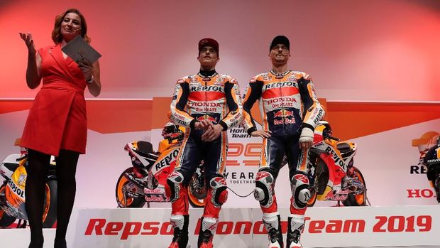 Tangan Lorenzo Masih Dibebat di Peluncuran Tim Honda