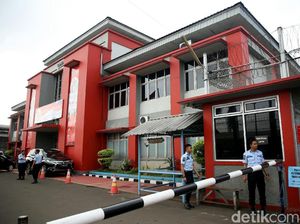Kabur dari Lapas Cipinang, Bandar Narkoba Lompat Pagar Pakai Sarung Kabur dari Lapas Cipinang, Bandar Narkoba Lompat Pagar Pakai Sarung