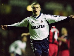 Satu lagi pemain Ukraina yang meredup usai gagal di Liga Inggris. Dia adalah Serhiy Rebrov, tandem Shevchenko di Dynamo Kiev. Namun usai mendarat di Tottenham Hotspur, Rebrov kehilangan tajinya bahkan dicoret dari skuat untuk tampil di final Piala Liga. Foto: Jamie McDonald /Allsport