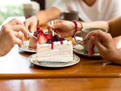 8 Makanan dan Minuman Ini Sebaiknya Dihindari Pengidap Kista Ovarium