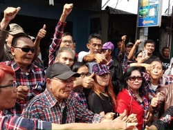 Pendukung di Mako Brimob Tetap Bahagia Meski Tak Bertemu Ahok