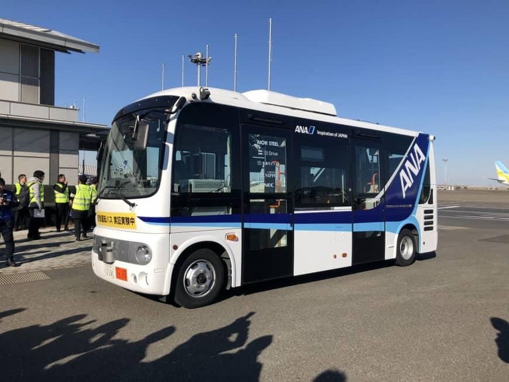 Bus Tanpa Sopir Wara-wiri di Bandara Jepang Bus Tanpa Sopir Wara-wiri di Bandara Jepang