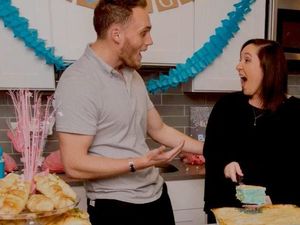 Tawarkan Lasagna Warna-warni Untuk Pesta Gender Reveal, Restoran Ini Dikritik