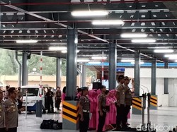 Irjen Idham Azis dan Irjen Gatot Hadiri Apel Pisah-Sambut Kapolda Metro