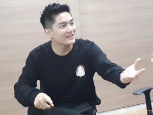 Usai Ditinggal Adik, Boy William Akui Keluarga Jadi Makin Dekat Usai Ditinggal Adik, Boy William Akui Keluarga Jadi Makin Dekat
