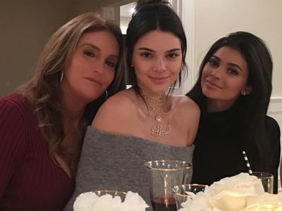 Intip Keseruan Caitlyn Jenner Makan Bareng Kendall dan Kylie