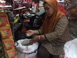Jual Beras Medium Rp 11.000/Kg, Pedagang: Kalau HET Nggak Nutup