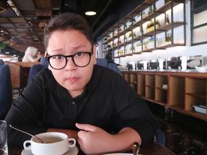 Asyiknya Kulineran Komika Cilik Fatih Unru yang Doyan Ngemil dan Ngopi