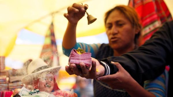 Tradisi Unik Rakyat Bolivia Menggapai Sukses di Awal Tahun