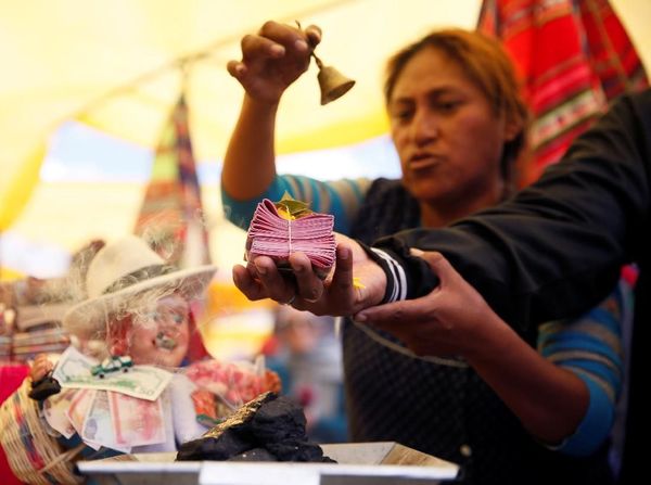 Tradisi Unik Rakyat Bolivia Menggapai Sukses di Awal Tahun