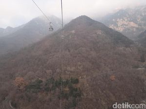 Foto: Gerbang Surga di China yang Indah dari Kereta Gantung