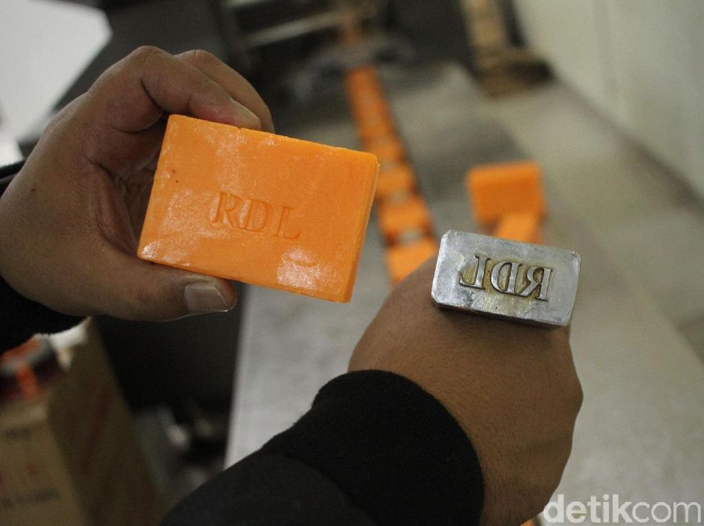 Hati-Hati! Ada Kemungkinan Kosmetik Palsu Juga Dijual Online Hati-Hati! Ada Kemungkinan Kosmetik Palsu Juga Dijual Online