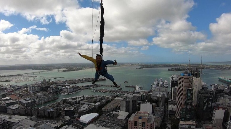 Wisata adrenalin Skyjump di Auckland (AJ Hackett)