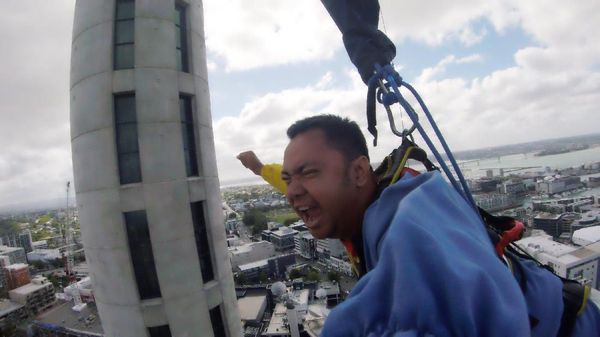 Foto: Lompat dari Gedung Tertinggi di Selandia Baru, Ekstrem!