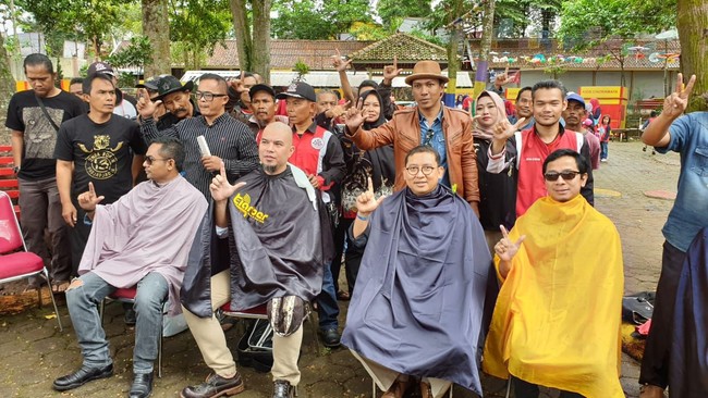 Ahmad Dhani Cukur Rambut Bareng Fadli Zon, Tiket Konser John Mayer Ludes