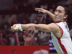 Kento Momota Manfaatkan Buruknya Penerimaan Bola Anthony Ginting