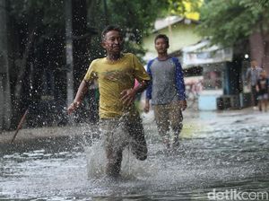 Kali Ciliwung Sempat Meluap, BPBD Data Genangan di Jaktim Kali Ciliwung Sempat Meluap, BPBD Data Genangan di Jaktim