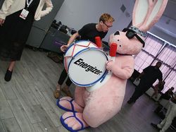 Energizer Mau Pamer Ponsel Baterai 18.000 mAh di Barcelona