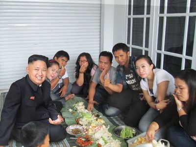 Begini Nih Jadinya Kalau Kim Jong Un Liwetan hingga Curi Makan Donald Trump