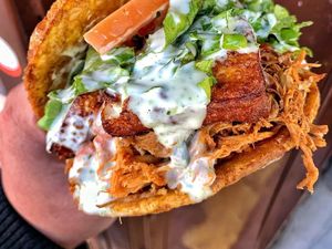 Bikin Ngiler! Ada Burger Unik dengan Roti dari Pisang Goreng