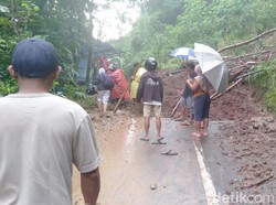 Jalur Alternatif dari Kalibawang-Borobudur Tertutup Longsor