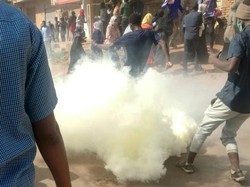 Bubarkan Demo Antipemerintah, Polisi Sudan Tembakkan Gas Air Mata
