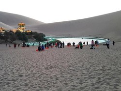 Bukan Fatamorgana! Ini Benar-benar Mata Air di Tengah Gurun