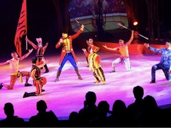 Aksi Akrobatik The Great 50 Show Pukau Lebih dari 30 Ribu Penonton