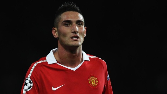 MANCHESTER, ENGLAND - OCTOBER 20:  Federico Macheda of Manchester United looks on during the UEFA Champions League Group C  match between Manchester United and Bursaspor Kulubu at Old Trafford on October 20, 2010 in Manchester, England.  (Photo by Alex Livesey/Getty Images)