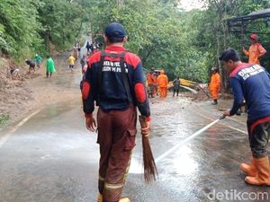 Sempat Tertutup Longsor, Jalan Kalibawang-Borobudur Bisa Dilewati Lagi