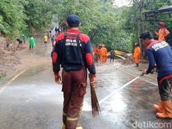 Sempat Tertutup Longsor, Jalan Kalibawang-Borobudur Bisa Dilewati Lagi