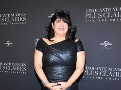 Novelis Fifty Shades of Grey Ngaku Sedang Terapi Gegara Kesuksesan Bukunya