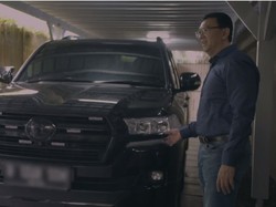 Bikin Vlog Pertama, Ahok Sanjung Land Cruiser