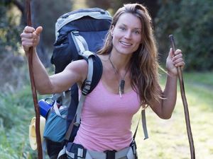 Hidup di Hutan, Wanita Ini Keramas Pakai Urine untuk Hilangkan Ketombe Hidup di Hutan, Wanita Ini Keramas Pakai Urine untuk Hilangkan Ketombe