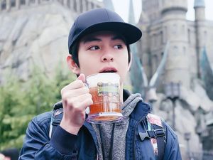 Main Film Horor Tabu, Begini Gaya Kulineran Angga Yunanda