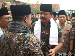 Kapolri dan Panglima TNI Kunjungi Ponpes Buntet Cirebon