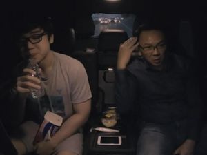 Ahok: Sudah Cocok, Saya Ingin Tetap Dicukur Pangkas Rambut Mako Brimob Ahok: Sudah Cocok, Saya Ingin Tetap Dicukur Pangkas Rambut Mako Brimob