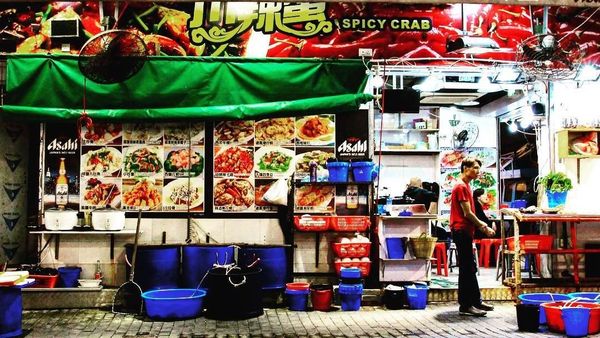 Jalan-Jalan dan Cicipi Jajanan Enak di Kowloon Market Hong Kong