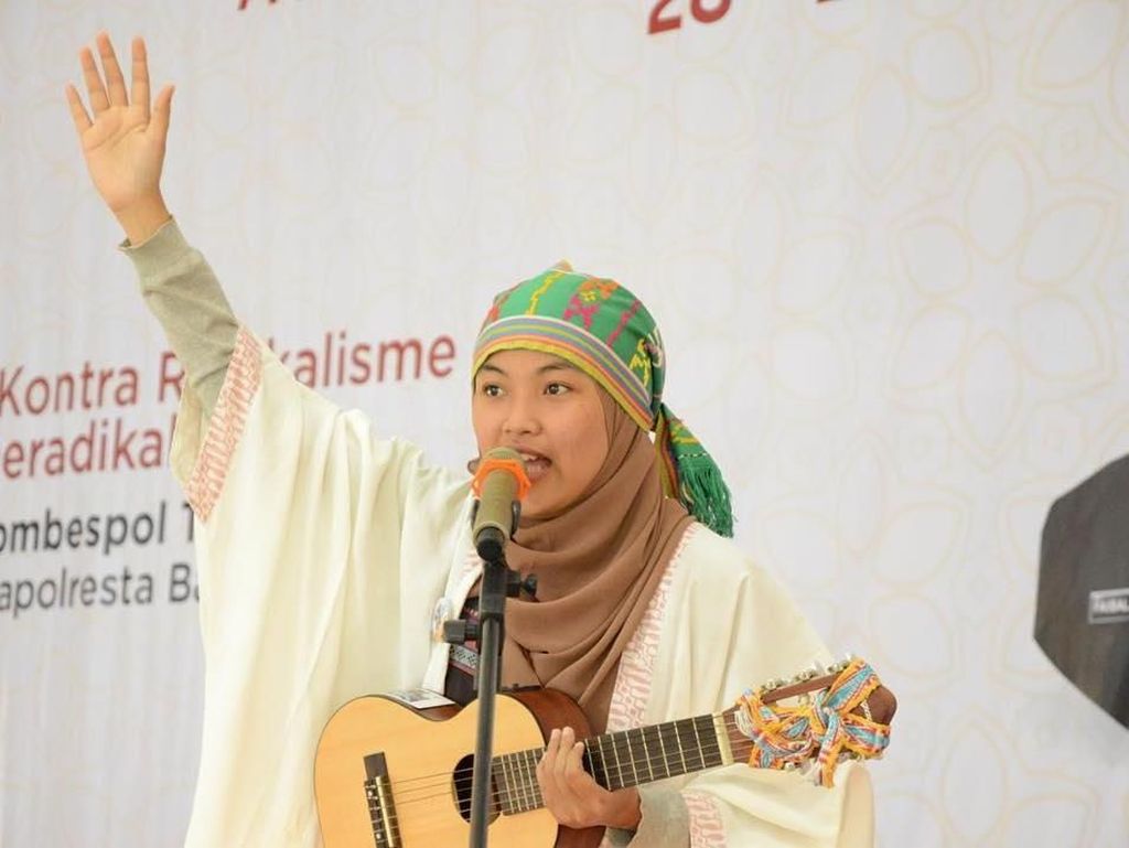 Mengenal Rona Mentari, Hijabers Pendongeng yang Sudah Go International Mengenal Rona Mentari, Hijabers Pendongeng yang Sudah Go International
