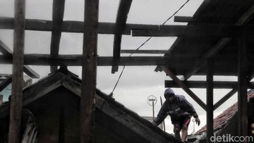 12 Rumah di Bogor Rusak Imbas Hujan Deras Disertai Angin Kencang