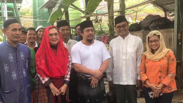 Ahok Bebas, Cucu Mbah Priuk Syukuran Potong Kerbau