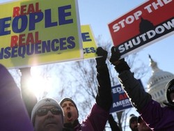 Akhiri Penutupan Pemerintah AS, Mengapa Trump Mengalah?