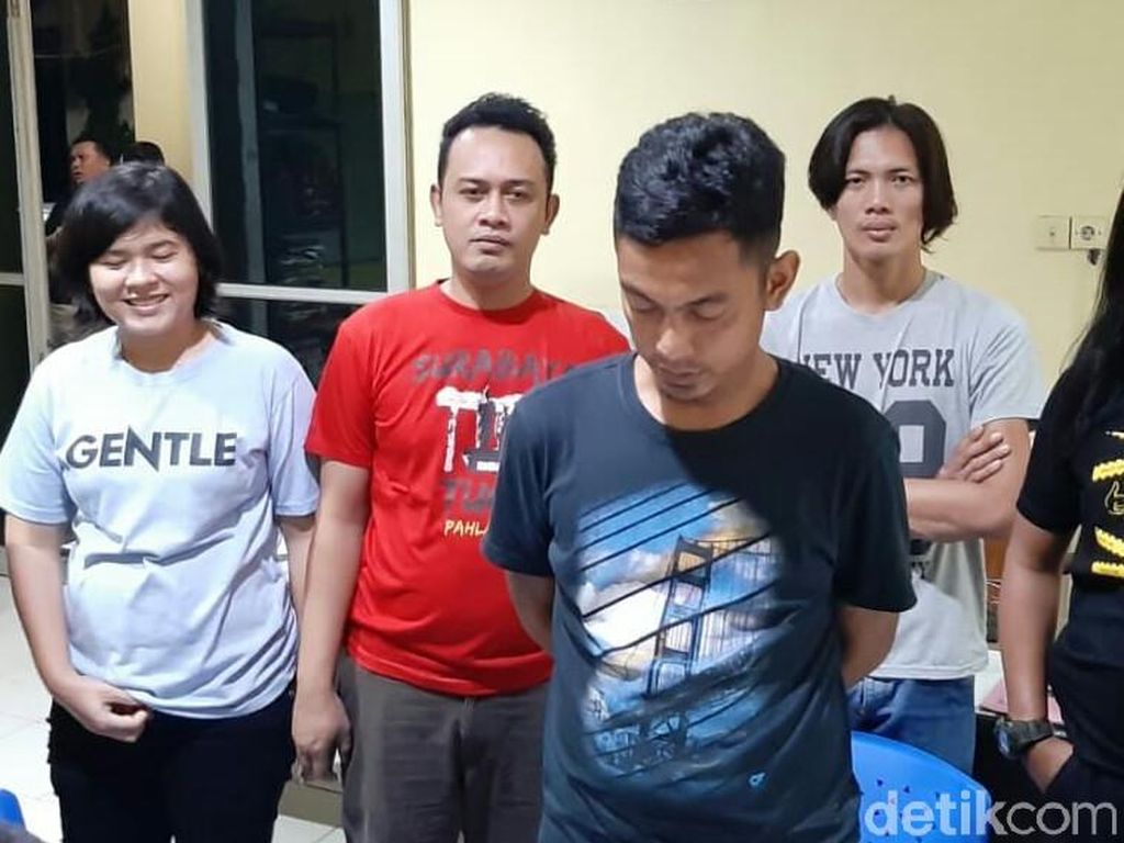 Serahkan Diri ke Polisi, Pembunuh dan Pembakar Mayat Inah Takut Ditembak Serahkan Diri ke Polisi, Pembunuh dan Pembakar Mayat Inah Takut Ditembak